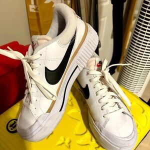 Nike Court Legacy Lift